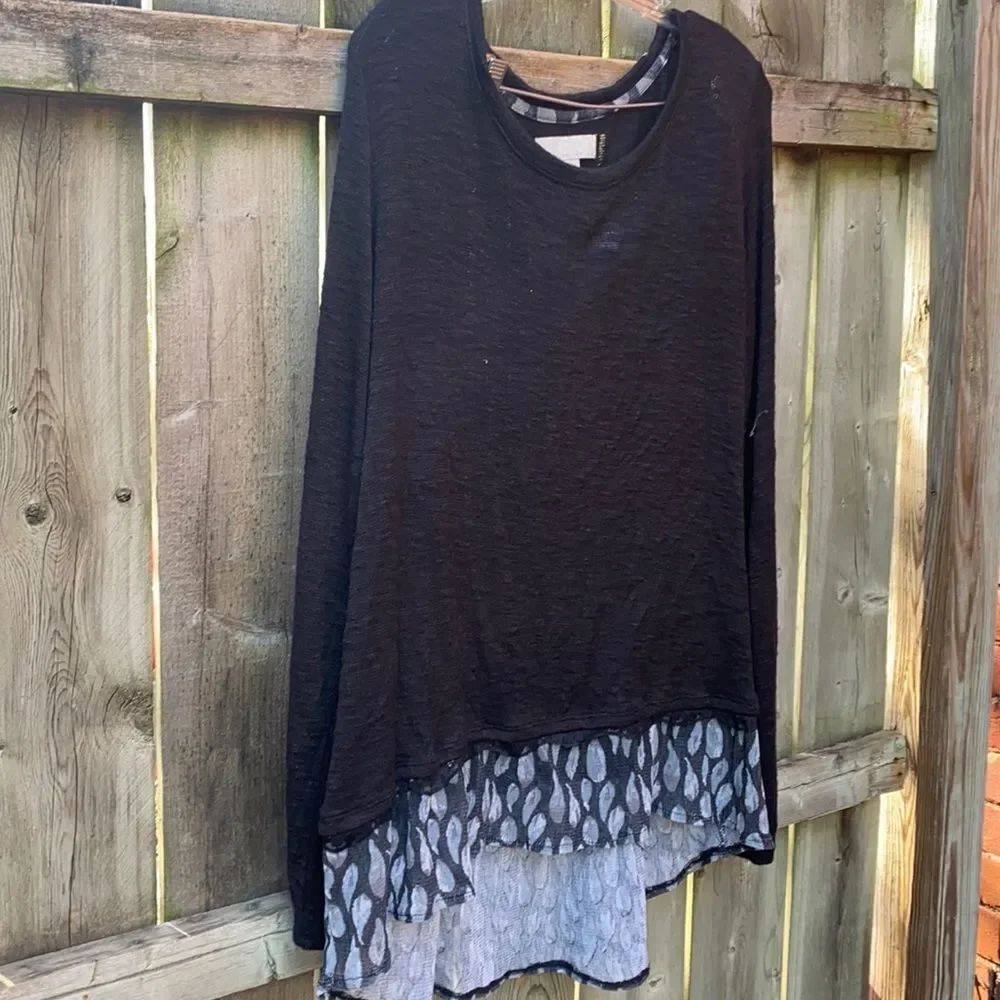 Carolyn Taylor high low top sz. XL